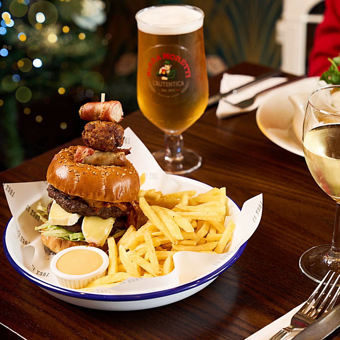 Festive Lunch & Dinner at The Mast & Rigging in Chatham